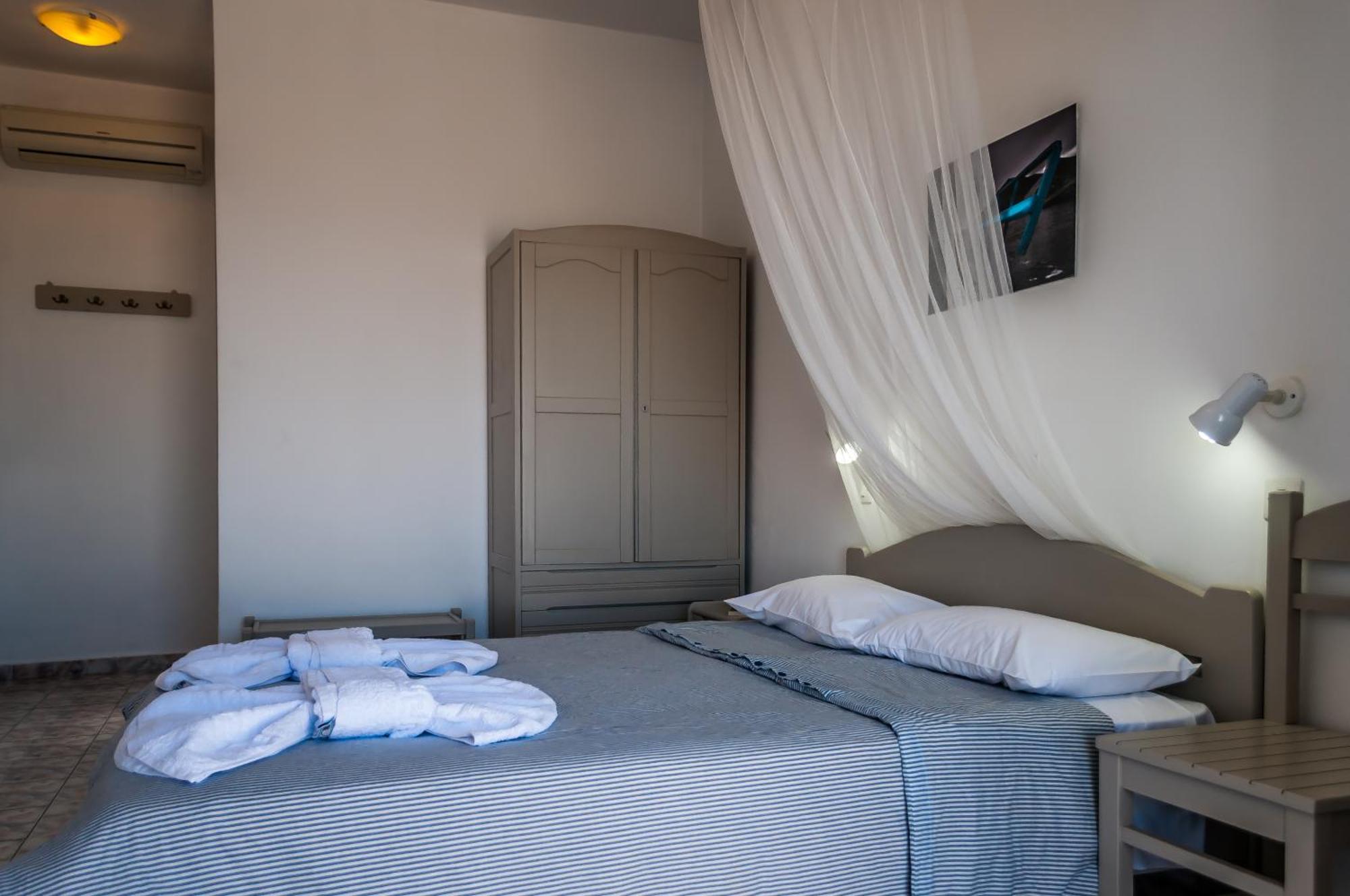 Agnanti View Hotel Pachaina ภายนอก รูปภาพ