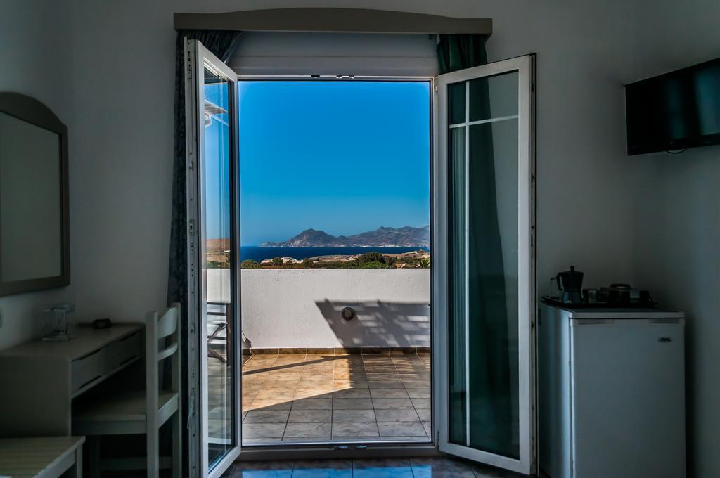 Agnanti View Hotel Pachaina ภายนอก รูปภาพ